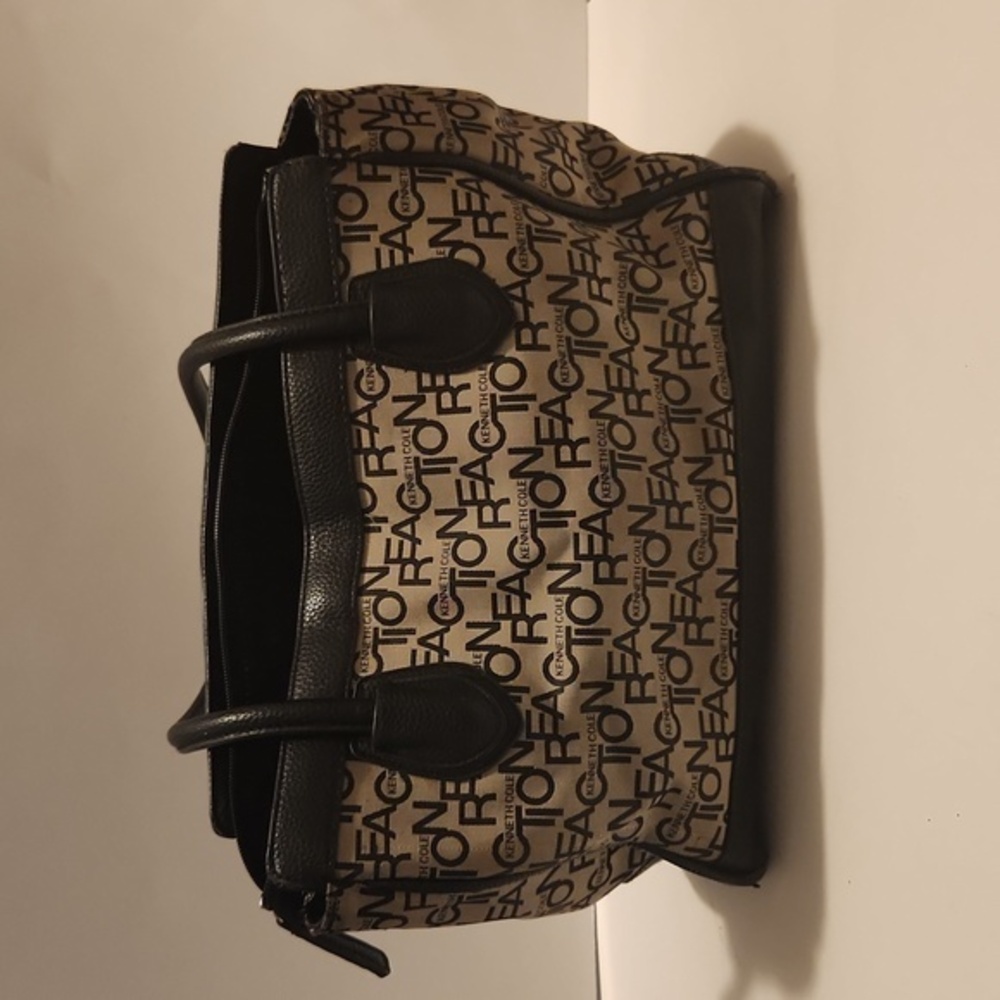 Kenneth Cole Reaction Shoulder‎ Purse - Picture 3 of 16